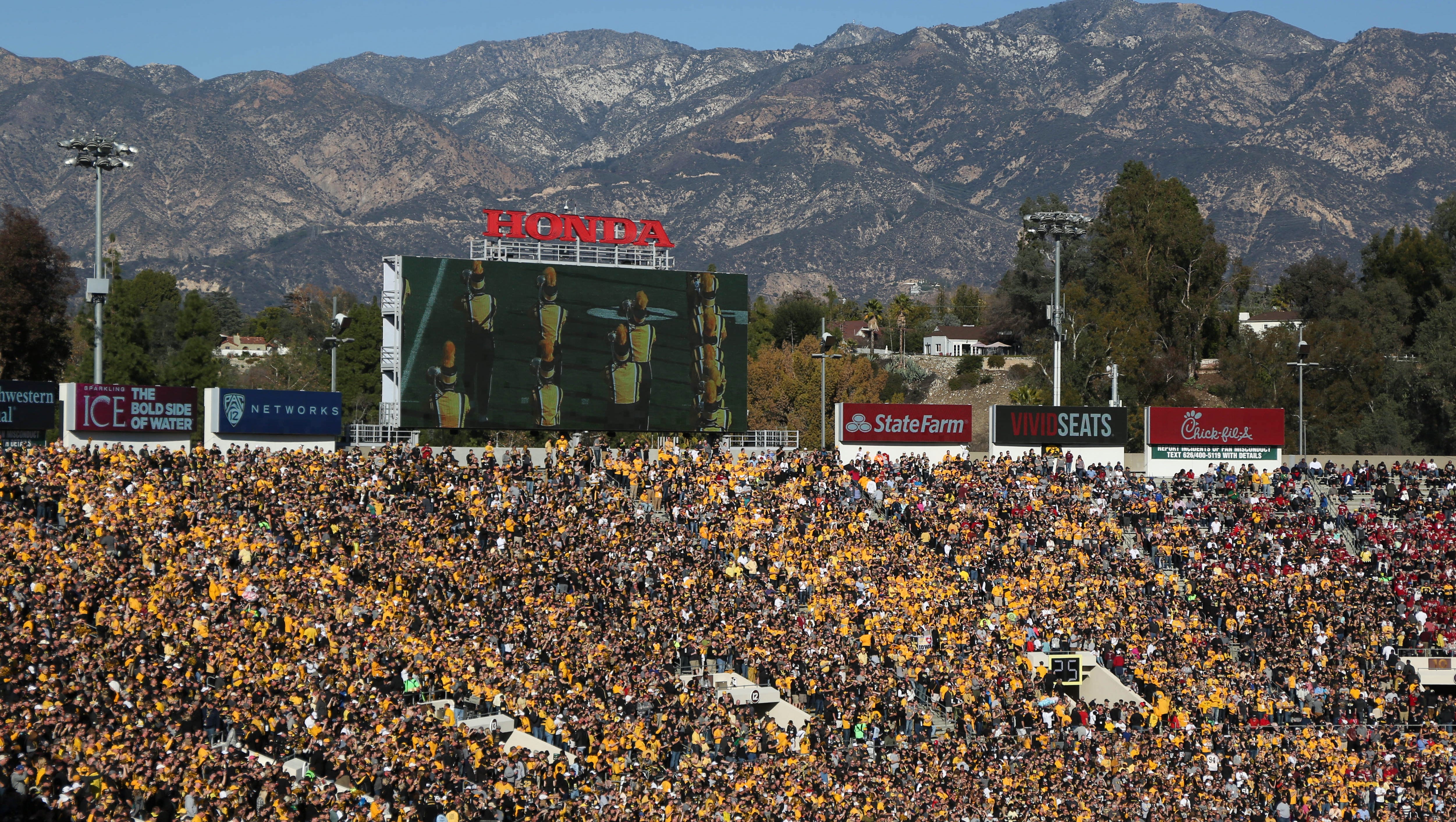 Iowa and Stanford fans fill the stadium on Friday, Jan. 1, 2016, at the Rose Bowl in Pasadena, Calif.