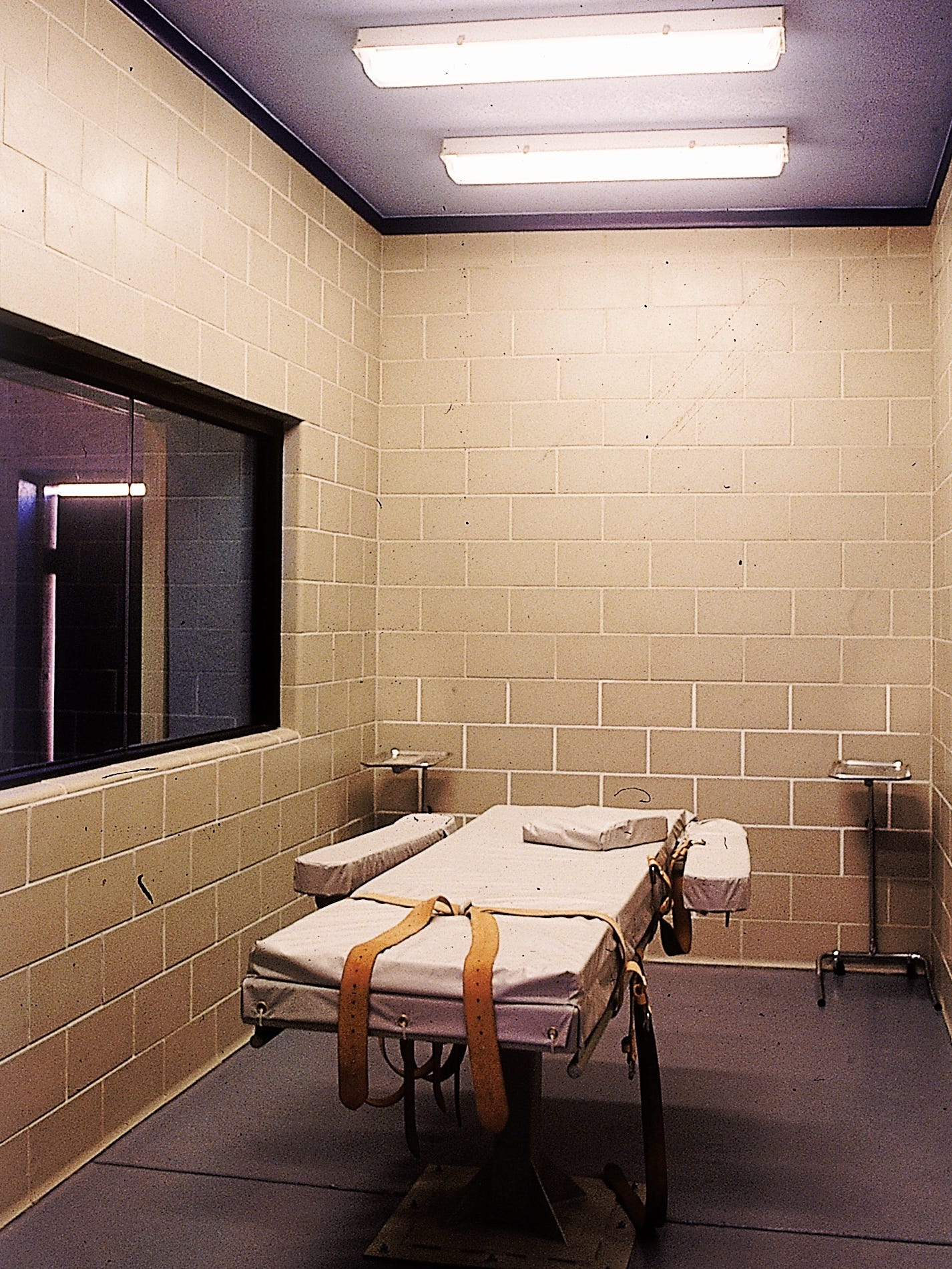 Arizona attorneys have asked the U.S. Supreme Court to consider whether state statutes give too much discretion to prosecutors to determine which murders deserve to be punished by a death penalty, and whether the inability of certain counties to fund capital trials violates the due process clause of the Constitution.